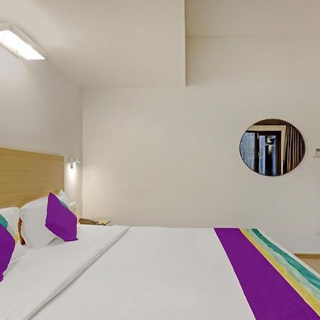 Itsy By Treebo - Vashistha Hotell Hyderabad Exteriör bild