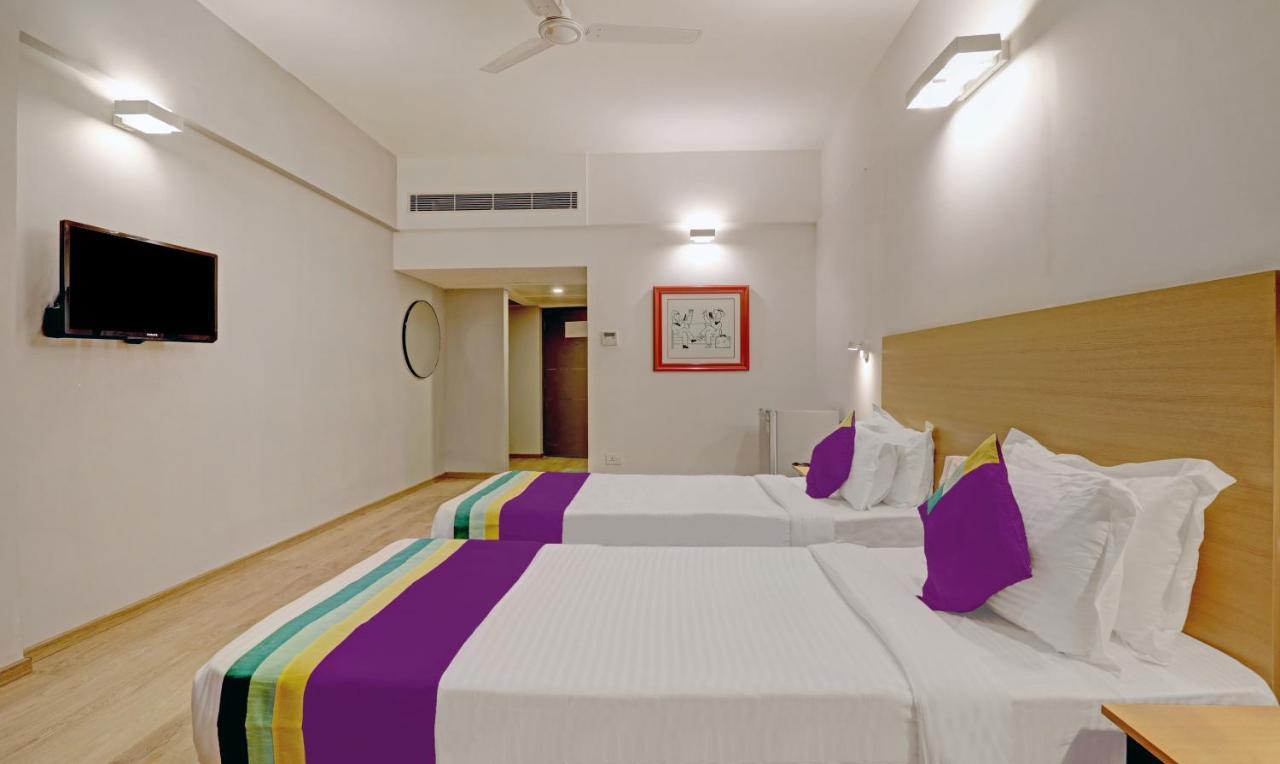 Itsy By Treebo - Vashistha Hotell Hyderabad Exteriör bild