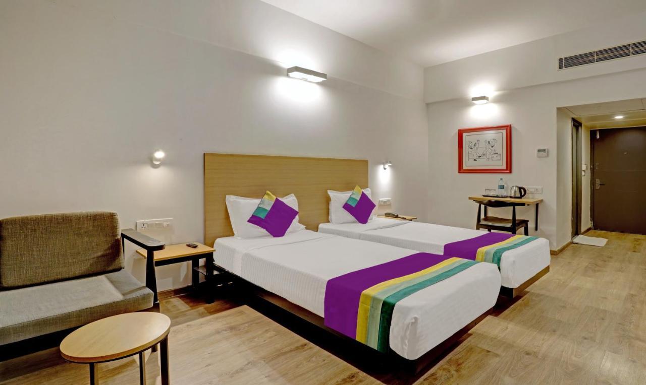 Itsy By Treebo - Vashistha Hotell Hyderabad Exteriör bild