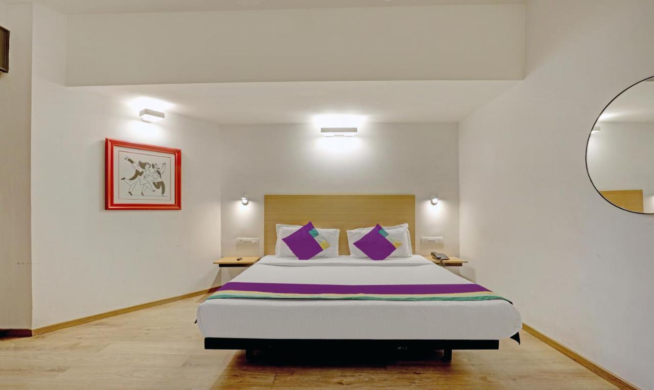 Itsy By Treebo - Vashistha Hotell Hyderabad Exteriör bild