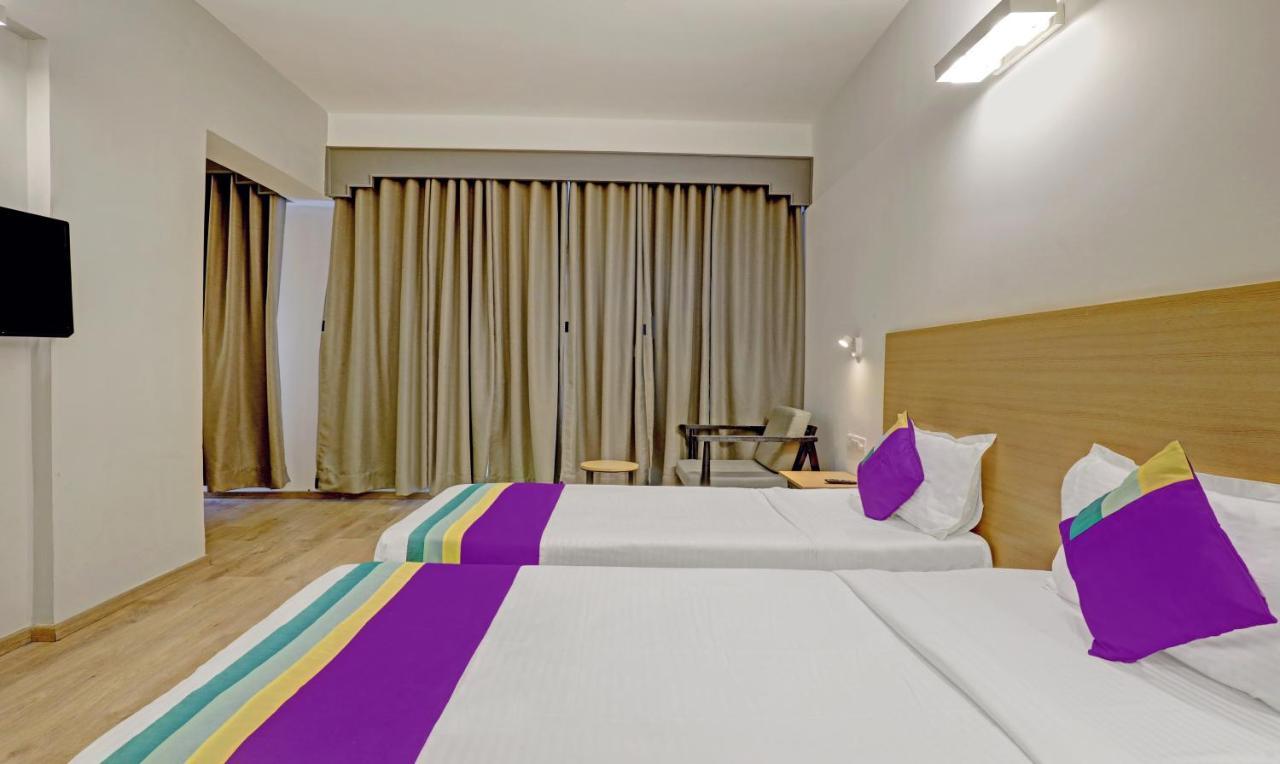 Itsy By Treebo - Vashistha Hotell Hyderabad Exteriör bild
