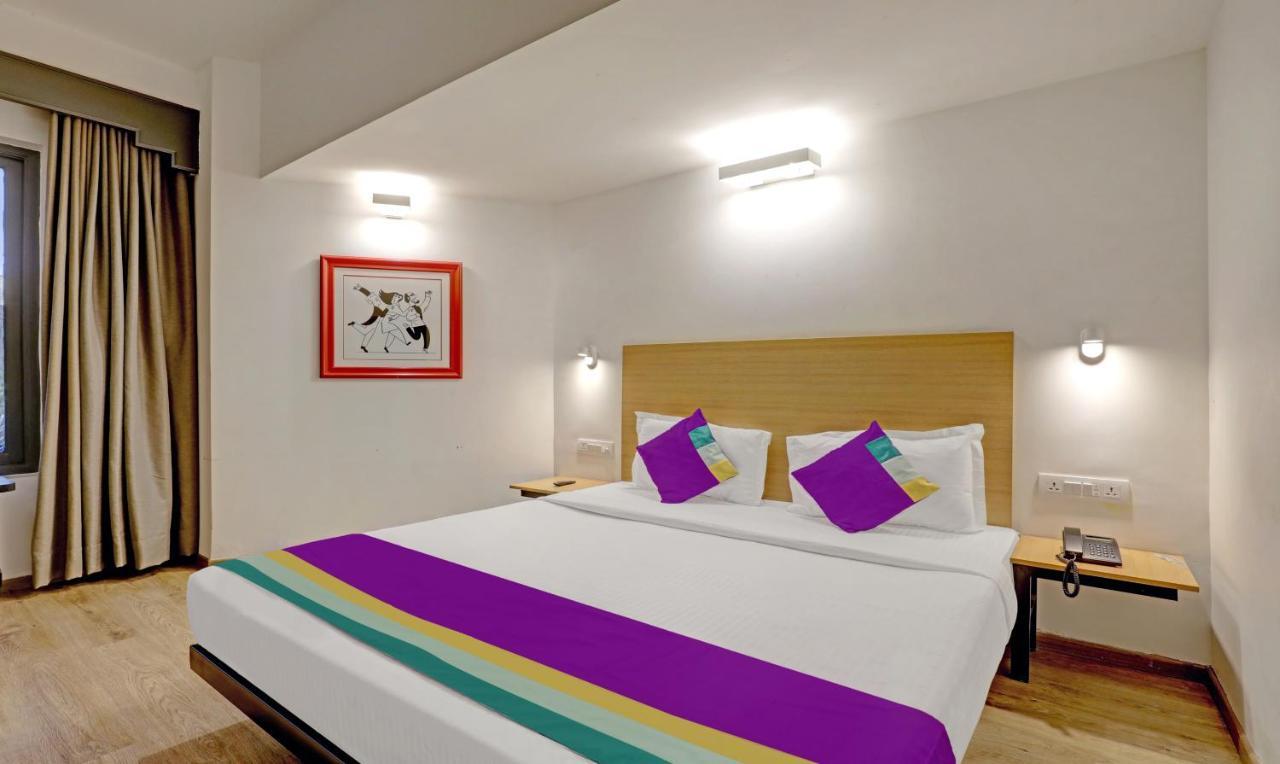 Itsy By Treebo - Vashistha Hotell Hyderabad Exteriör bild