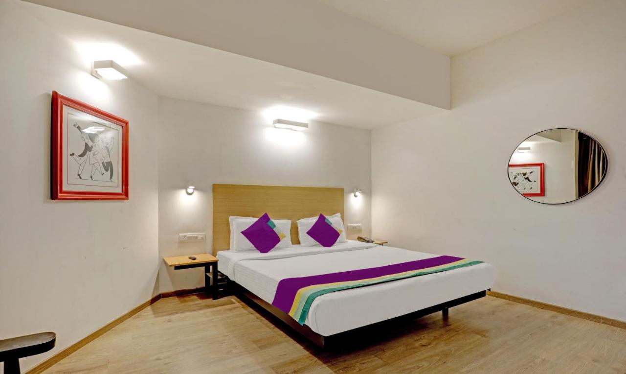 Itsy By Treebo - Vashistha Hotell Hyderabad Exteriör bild